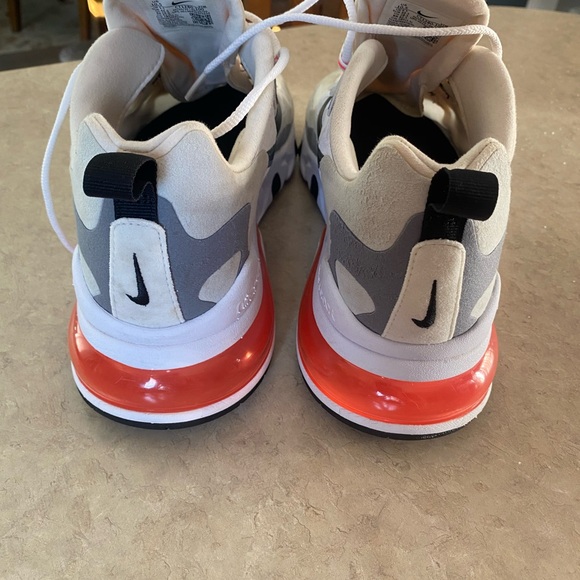 Nike Air Max 270 React - Picture 3 of 6